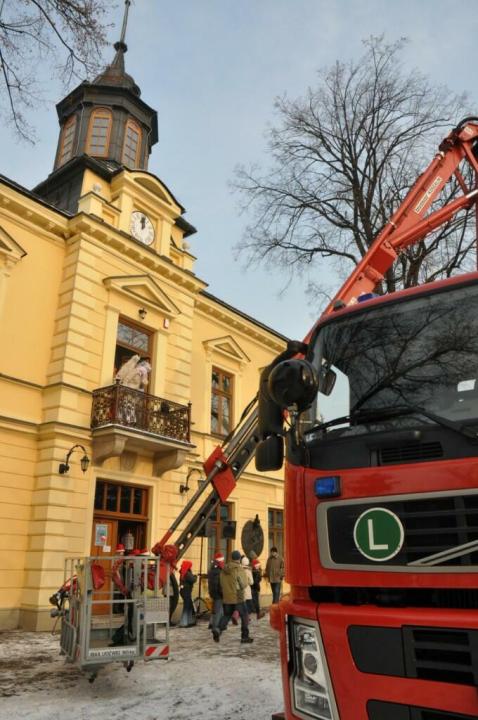 Św Mikołaj i dekorowanie miejskiej choinki _2
