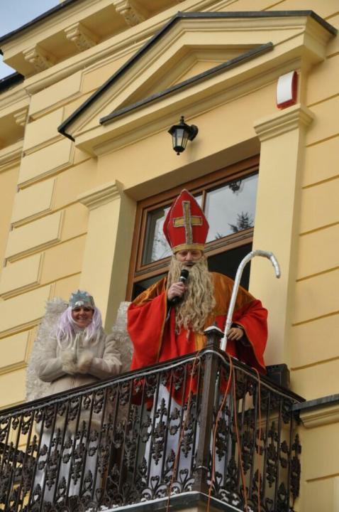 Św Mikołaj i dekorowanie miejskiej choinki _10
