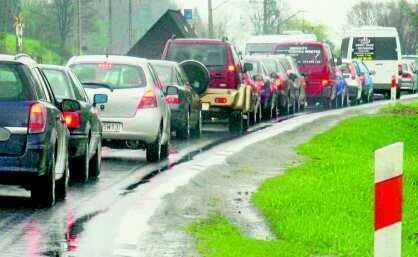 Niemal przez cały sierpień już nie tylko Zakopane, ale całe Podhale stoi i cierpi przez korki (FOT. GRZEGORZ SIKORA) 
