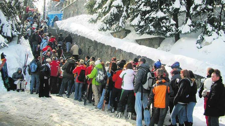 Autor&oacute;w przewodnika snowboardowego najbardziej zaniepokoiły kolejki do wyciąg&oacute;w i sposoby płatności za zjazdy