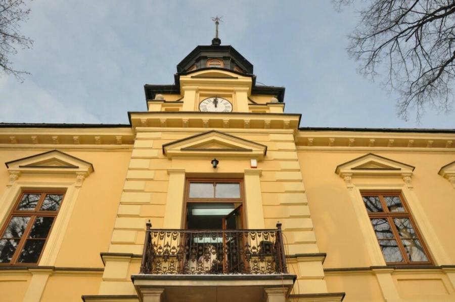 Św Mikołaj i dekorowanie miejskiej choinki _1