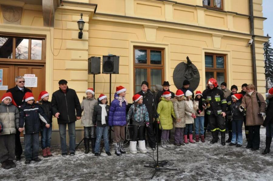 Św Mikołaj i dekorowanie miejskiej choinki _13